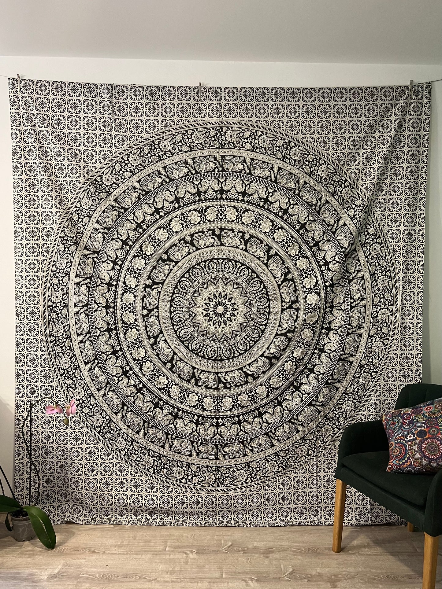 Tela Mandala blanco y negro