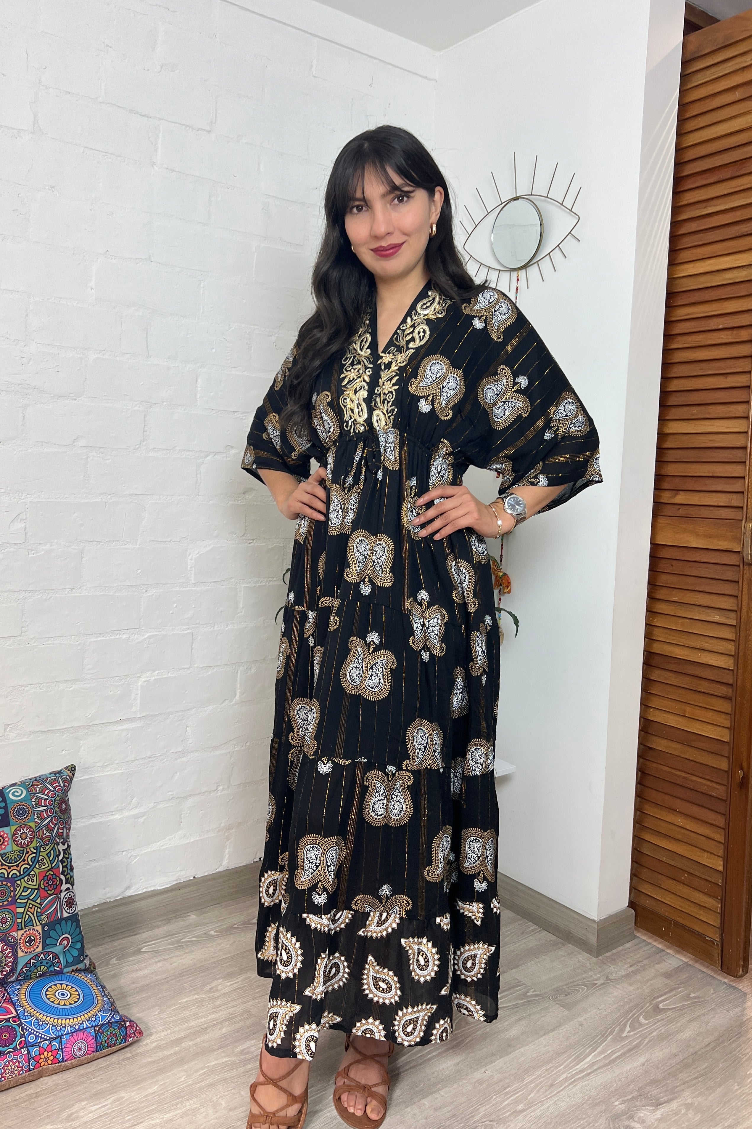 Vestido Kaftan Negro Apliques Dorados