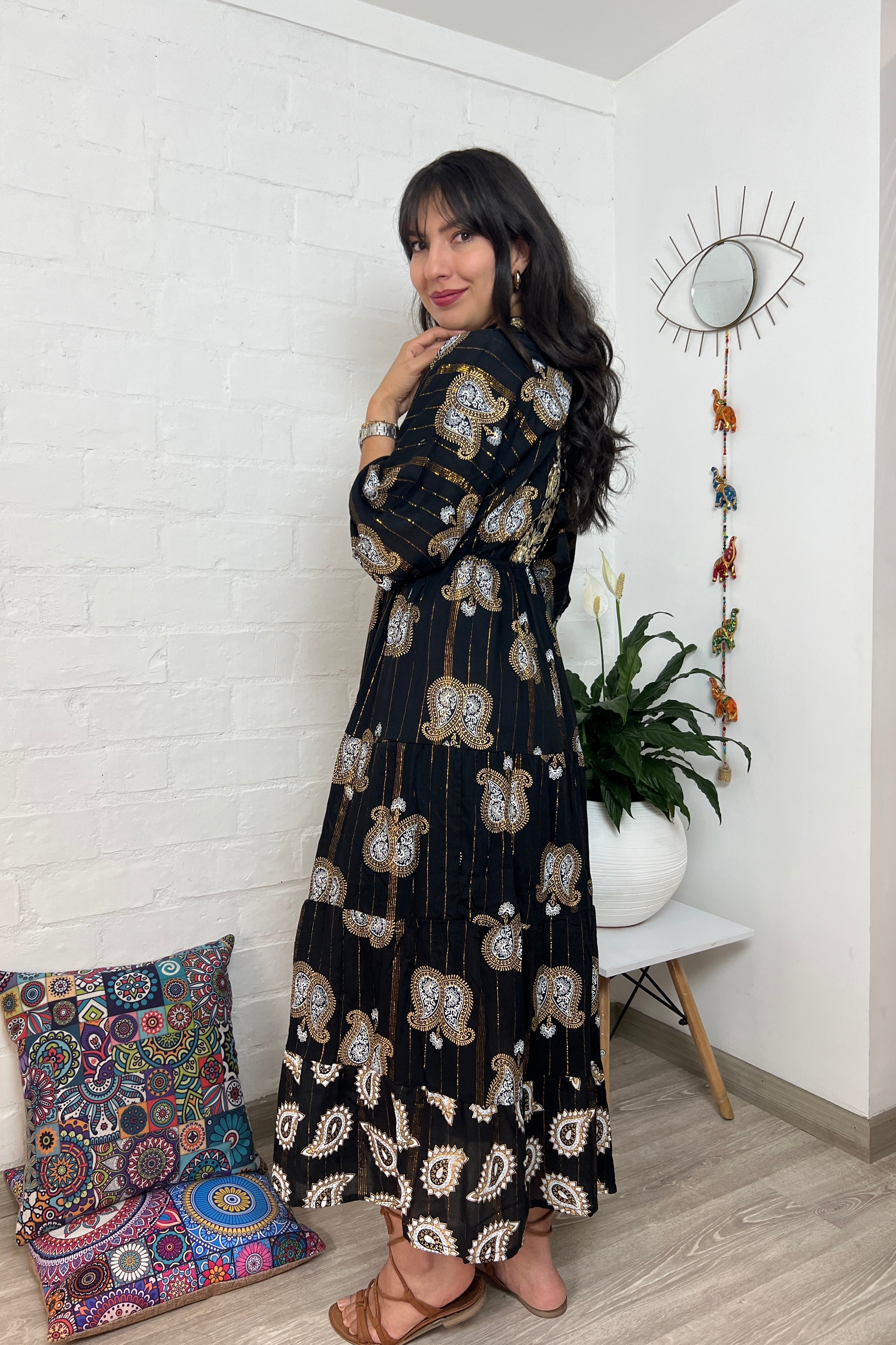 Vestido Kaftan Negro Apliques Dorados