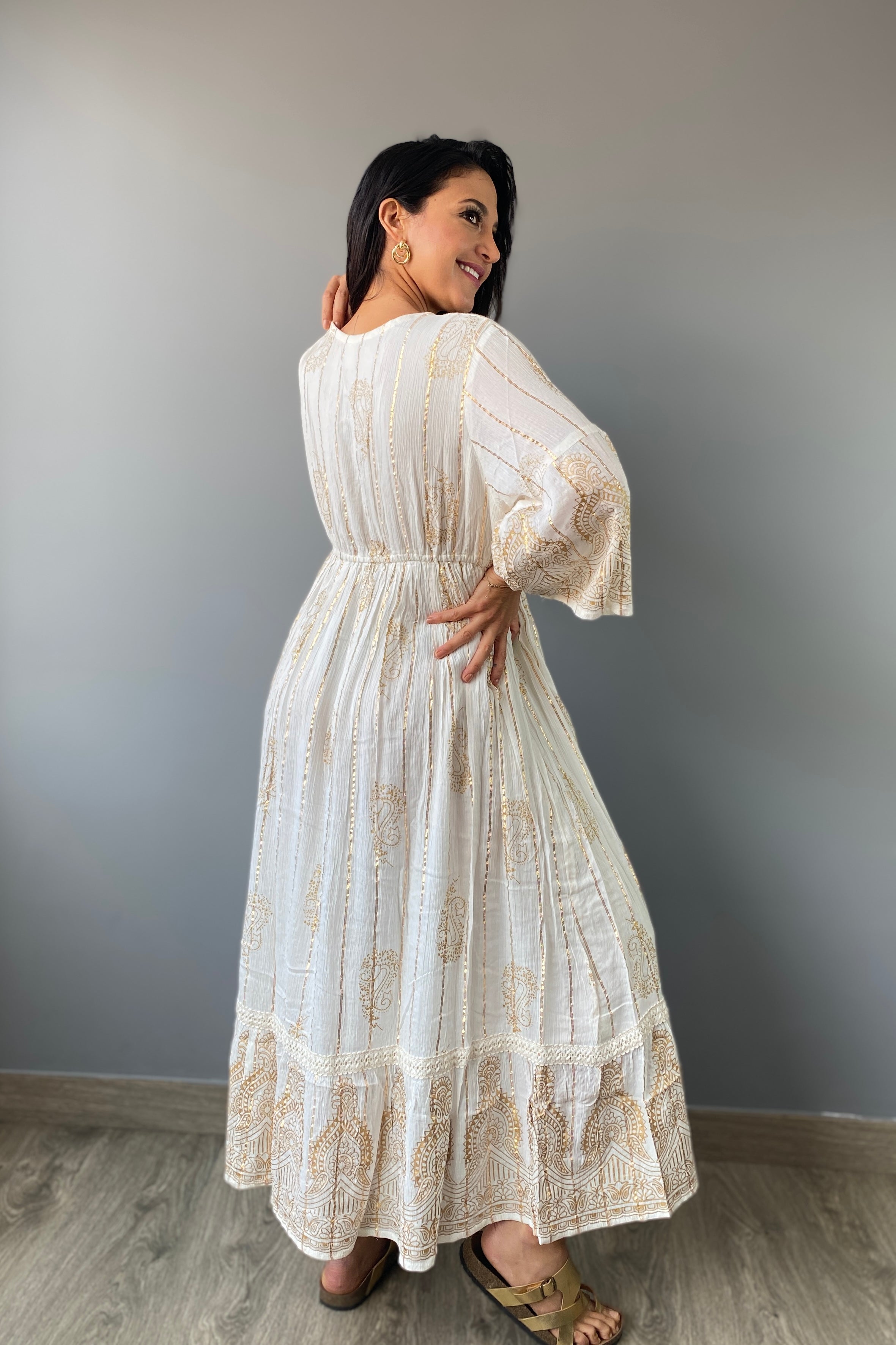 Vestido Kaftan Apliques Dorados