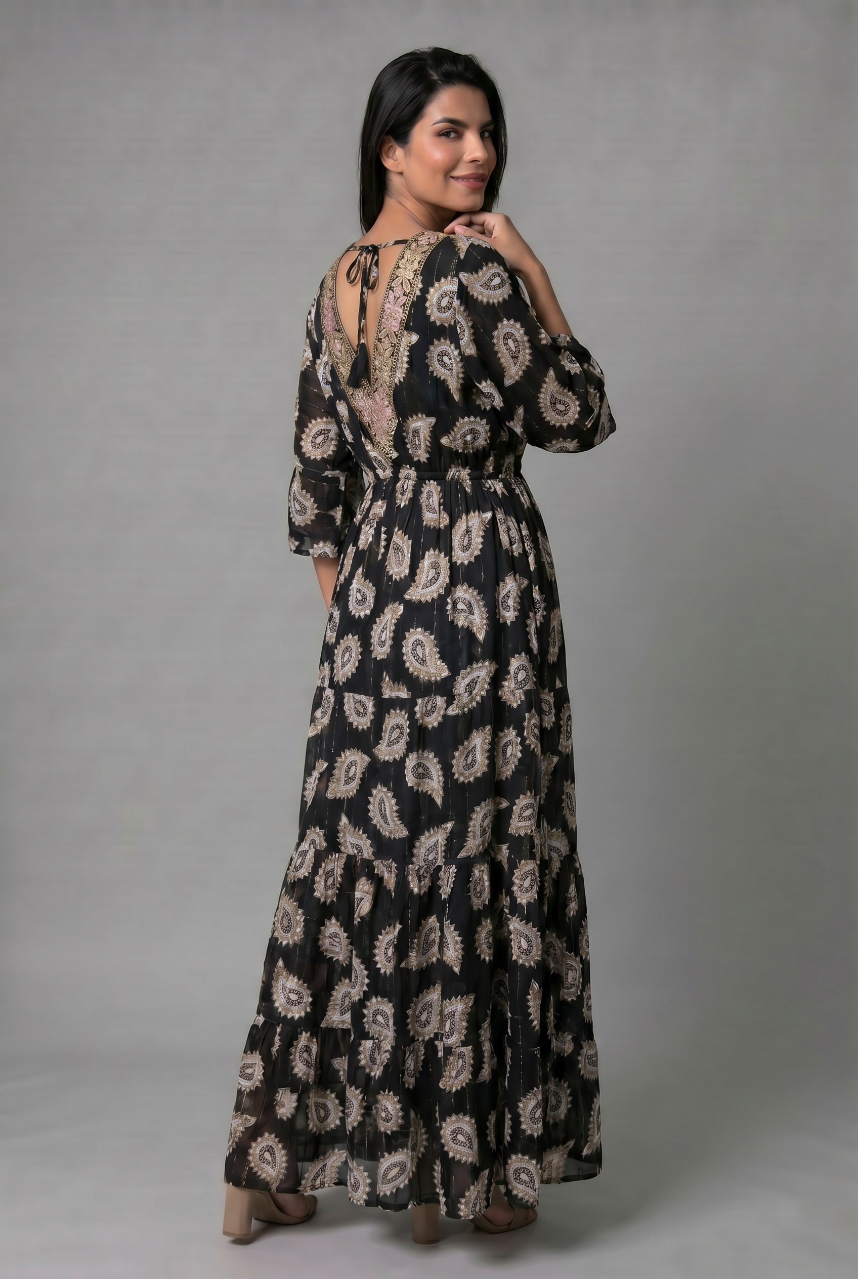 Vestido Kaftan Negro Apliques Dorados - Seleno Shop