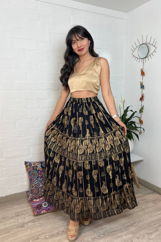 Falda Larga Negra Apliques Dorados