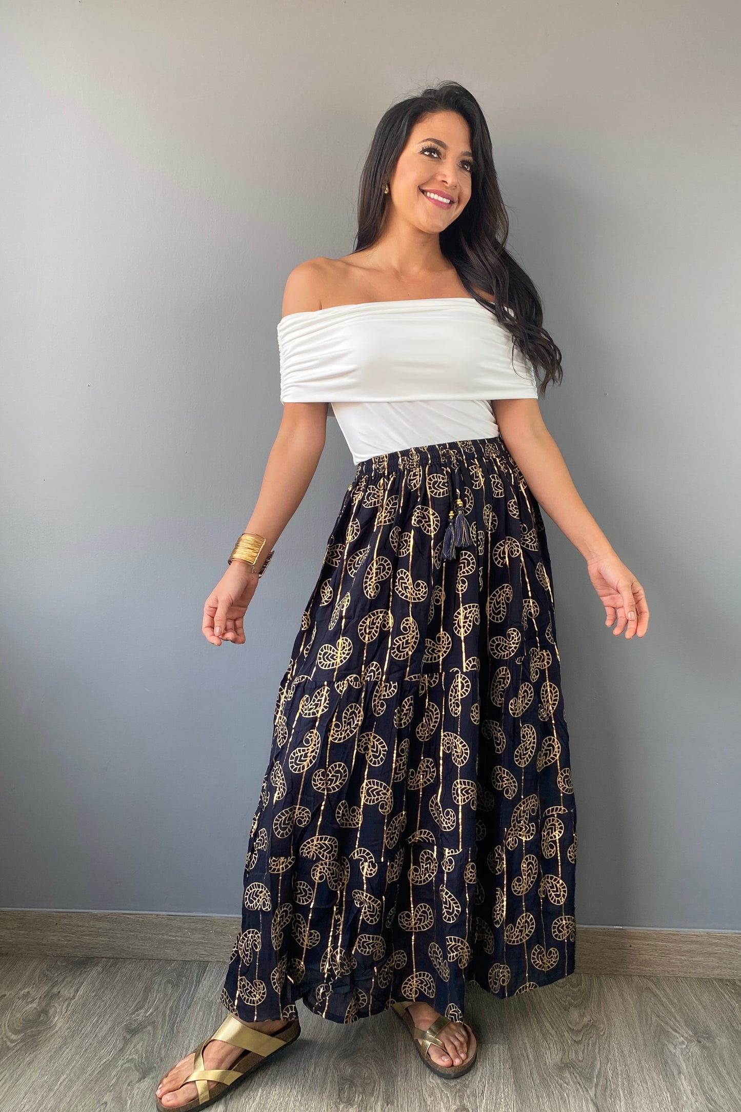 Falda Negra Apliques Dorados - ENVIO GRATIS