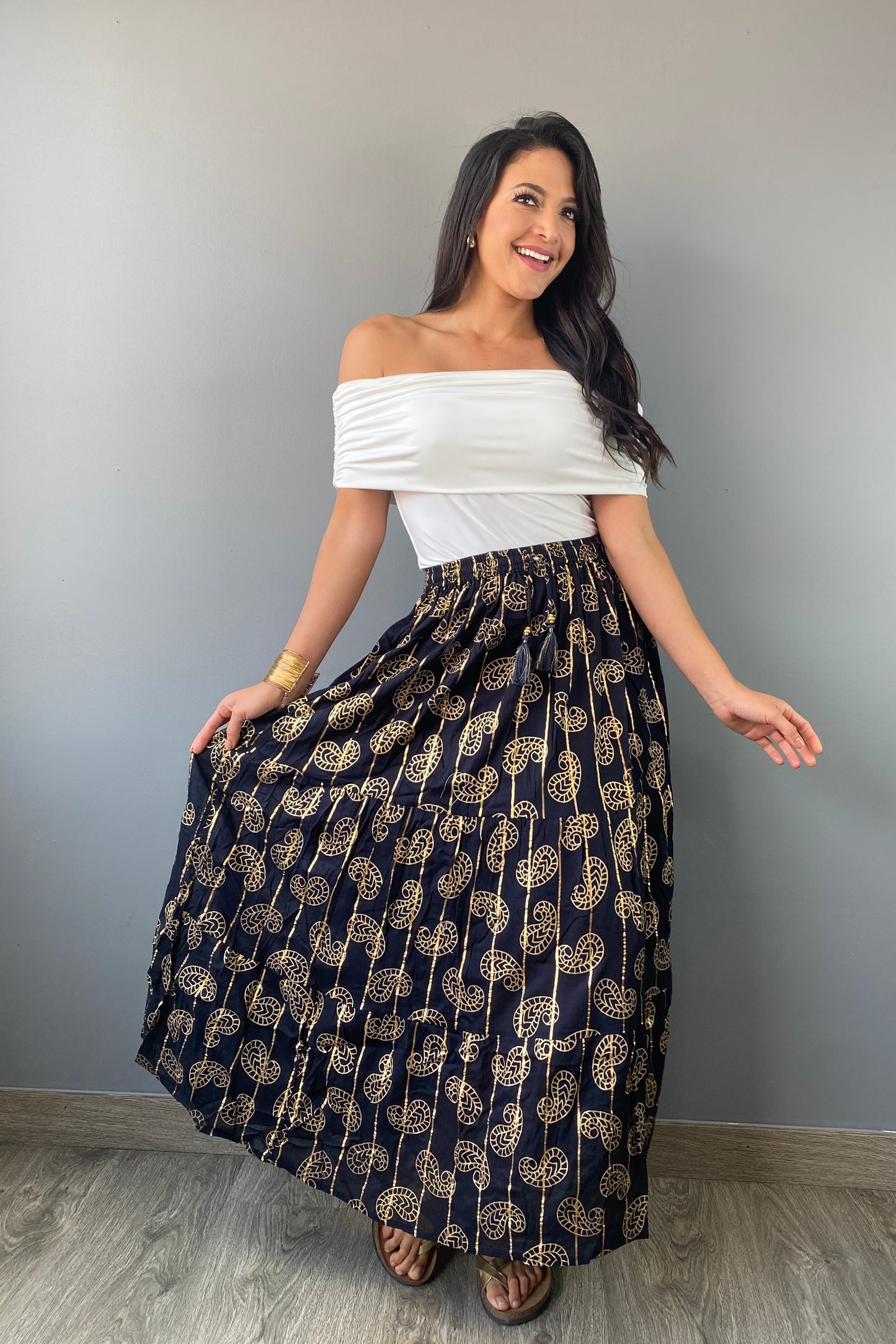 Falda Negra Apliques Dorados - ENVIO GRATIS