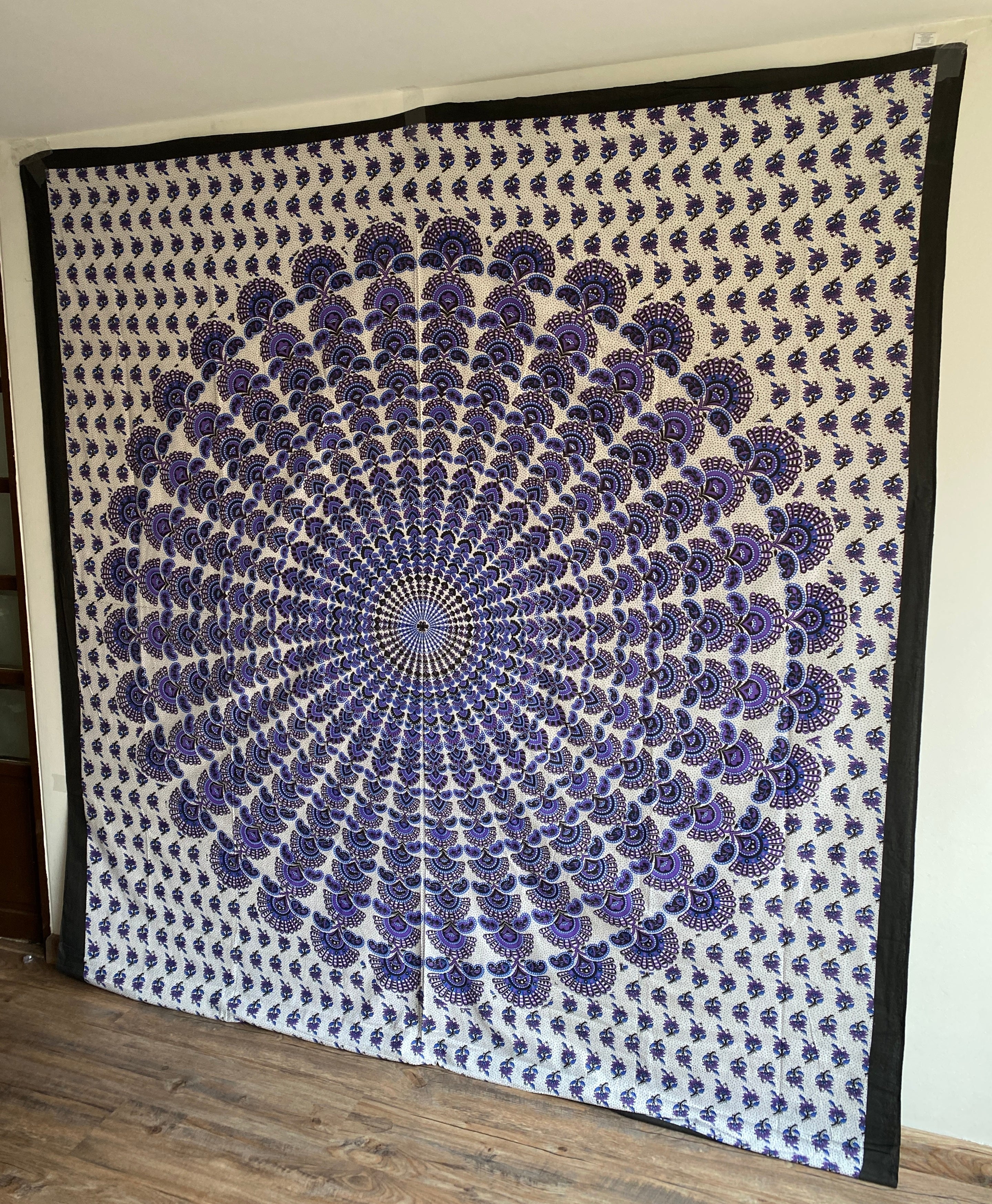 Tela Mandala Blanca Morada