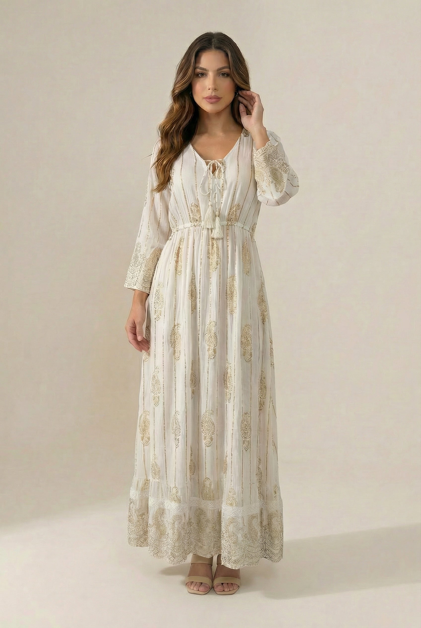 Vestido Kaftan Apliques Dorados