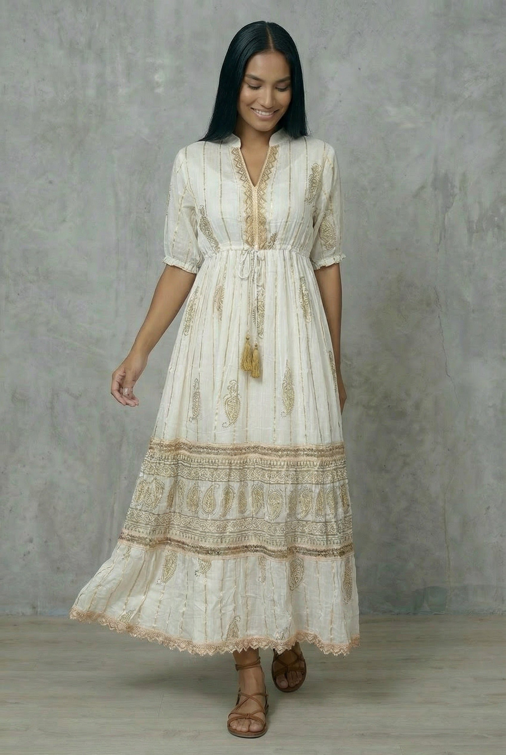 Vestido Kaftan Detalles Dorados