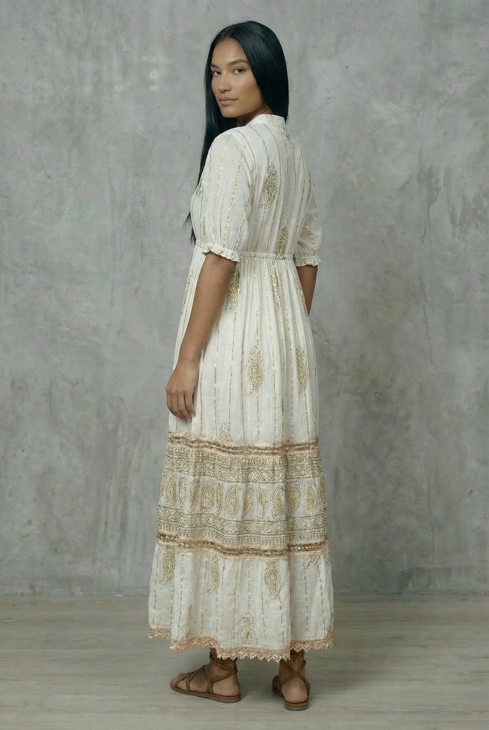 Vestido Kaftan Detalles Dorados