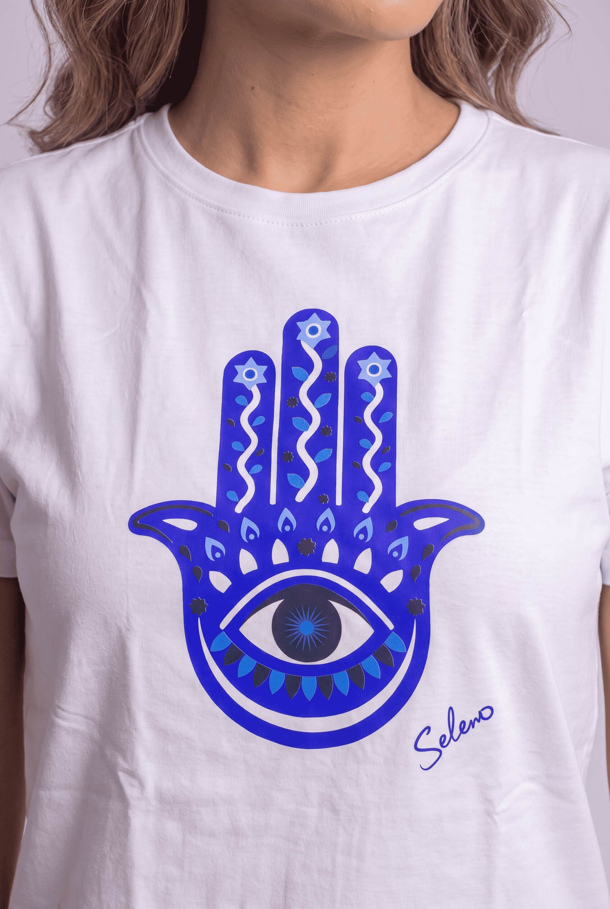 Camiseta blanca Mano Hamsa - Seleno Shop