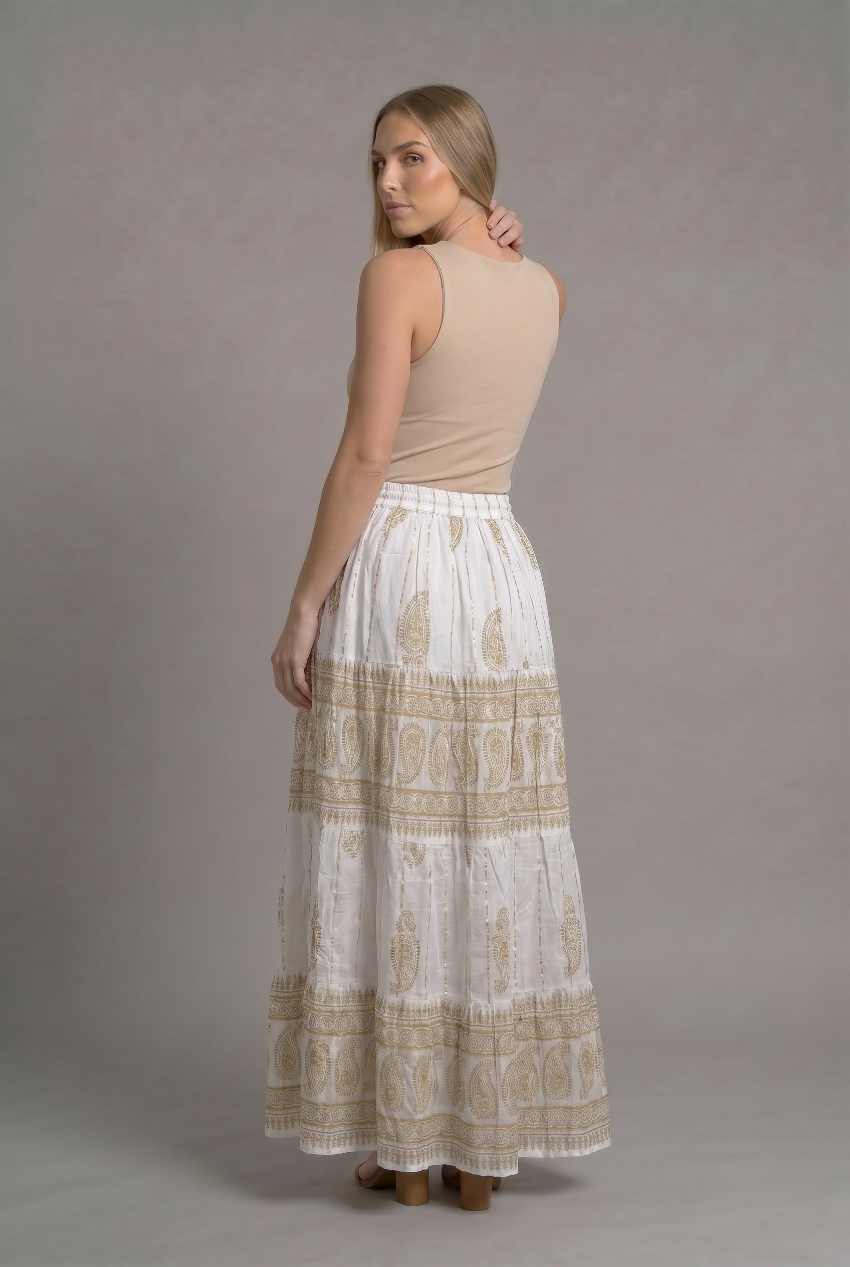 Falda blanca Apliques Dorados - Seleno Shop