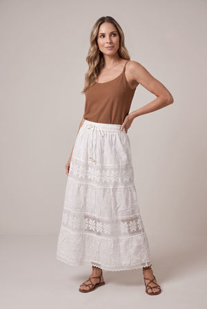 Falda blanca bordada - Seleno Shop