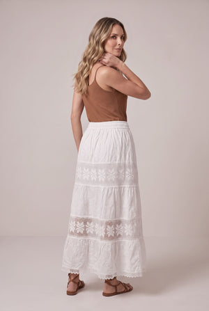 Falda blanca bordada - Seleno Shop