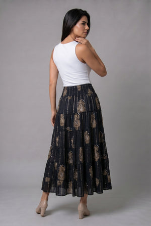 Falda Negra Apliques Dorados - Seleno Shop