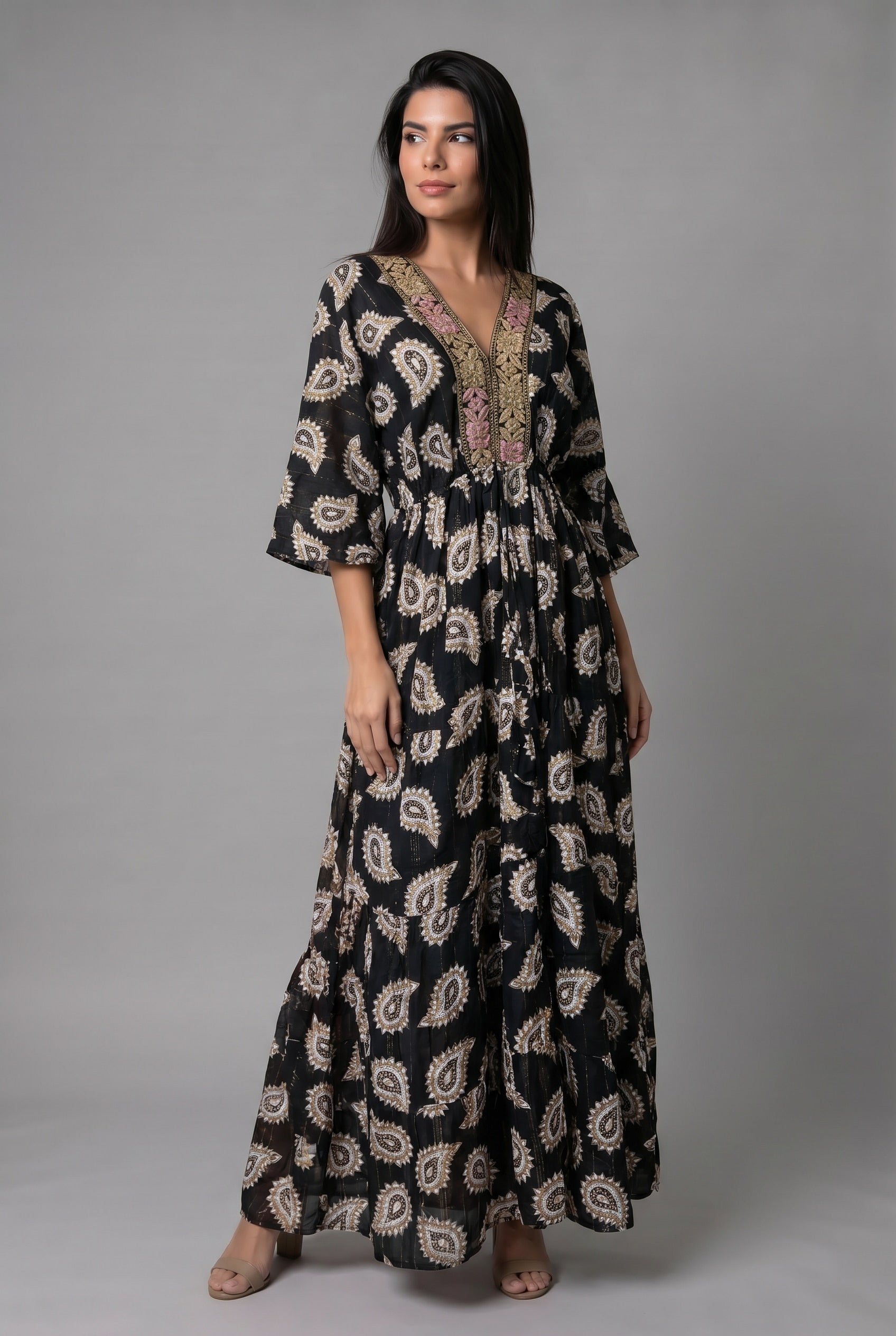 Vestido Kaftan Negro Apliques Dorados - Seleno Shop