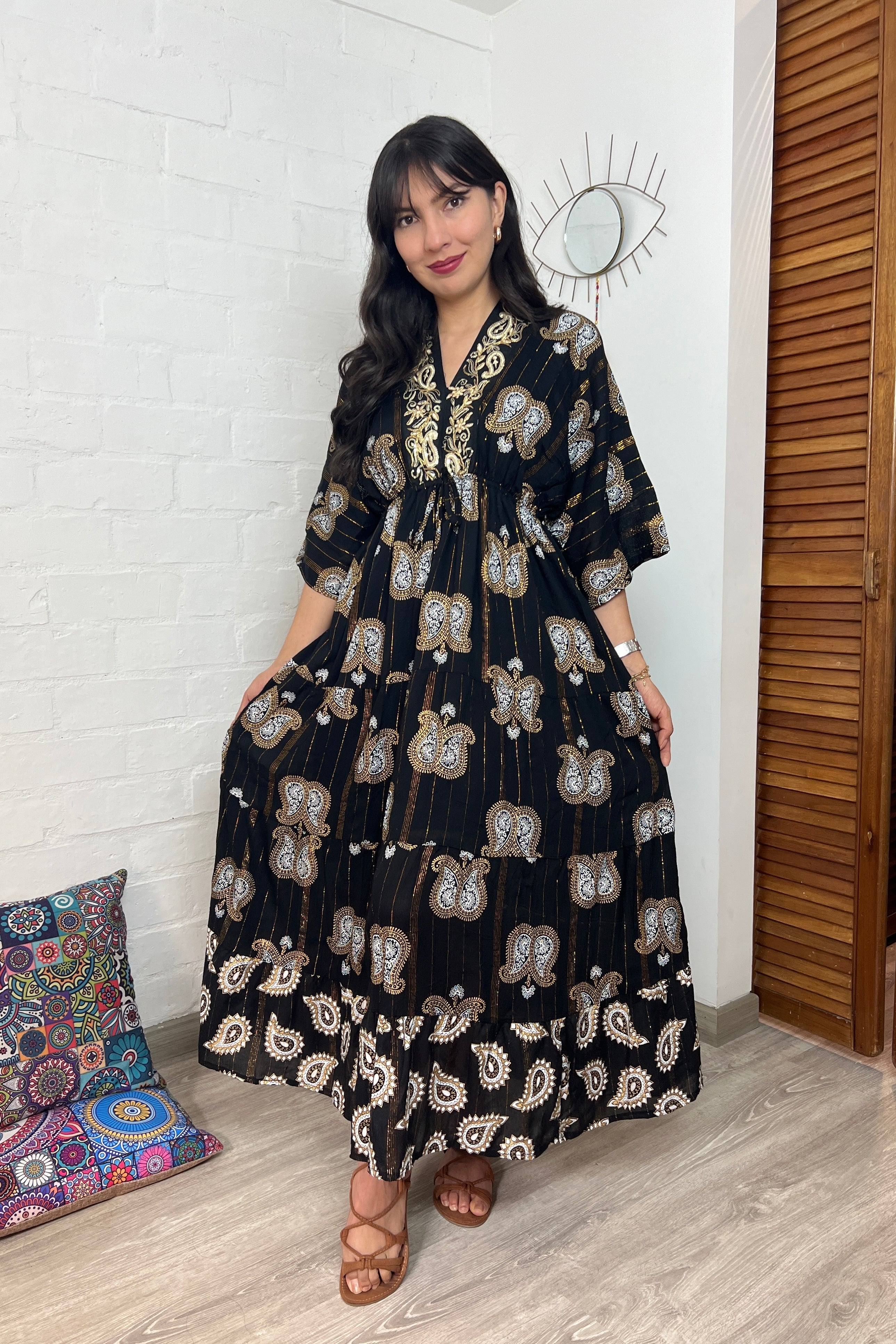 Vestido Kaftan Negro Apliques Dorados - Seleno Shop